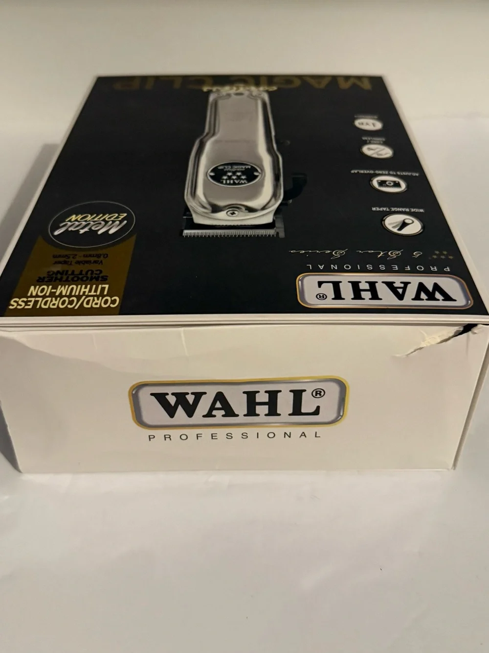 Wahl Professional Trimmer Box in Black, White & Gold